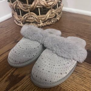 UGG Finn Sunburst NWOB Slippers Youth Girls Size 3 Shearling Gray Silver